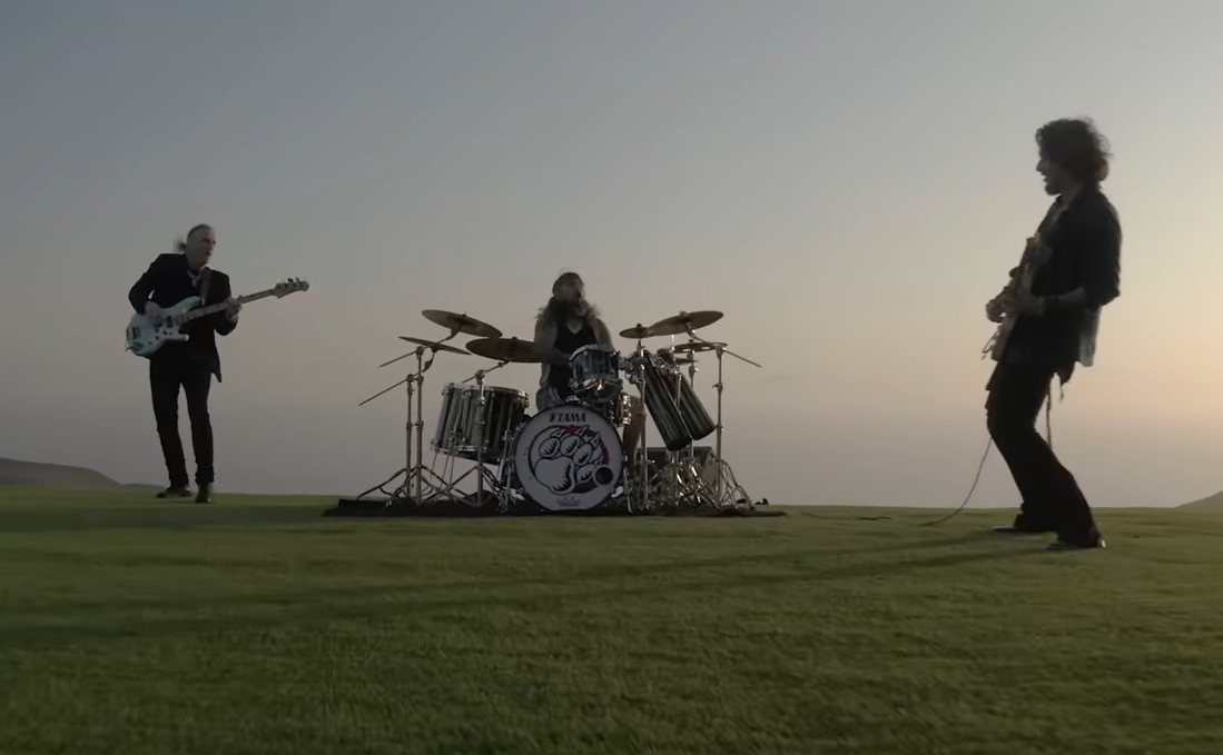 Winery Dogs - Image du clip Xanadu